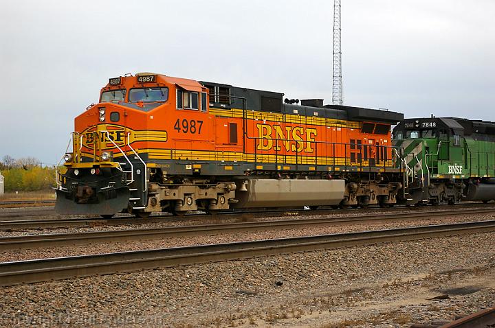 BNSF 4987 - C44-9W.jpg